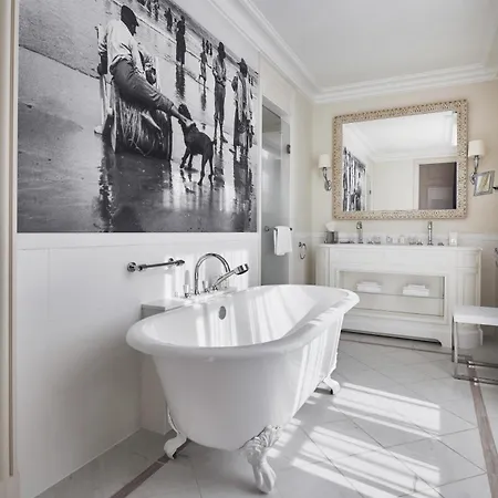 מלון Du Palais Biarritz, In The Unbound Collection By Hyatt ביאריץ