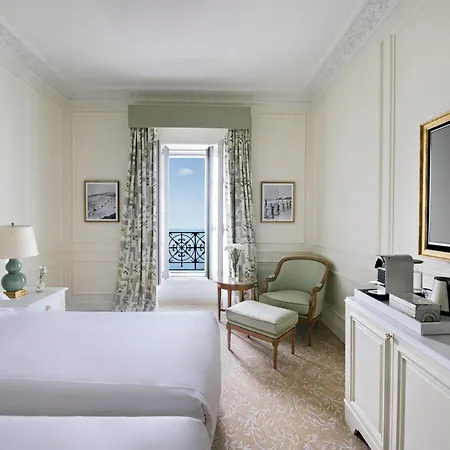 Du Palais Biarritz, In The Unbound Collection By Hyatt מלון ביאריץ