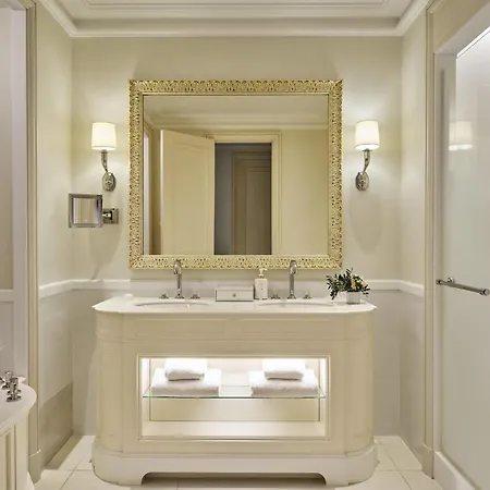 Du Palais Biarritz, In The Unbound Collection By Hyatt ביאריץ