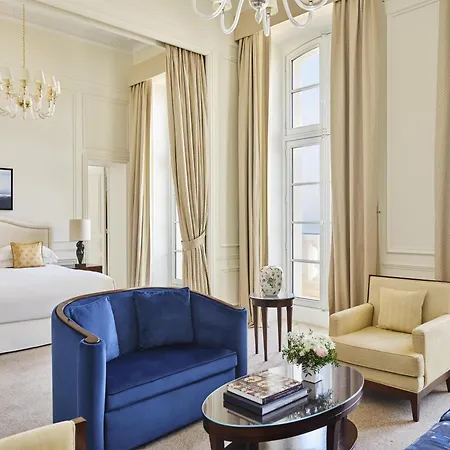 Du Palais Biarritz, In The Unbound Collection By Hyatt Отель Биарриц