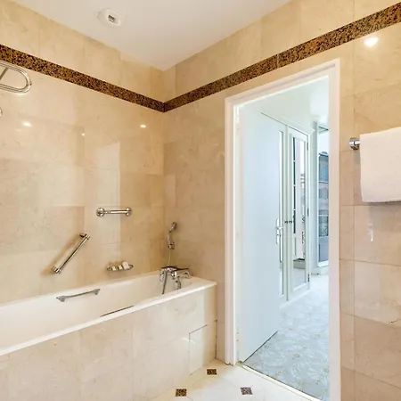Du Palais Biarritz, In The Unbound Collection By Hyatt 5* Biarritz