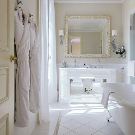 Du Palais Biarritz, In The Unbound Collection By Hyatt 5* Biarritz