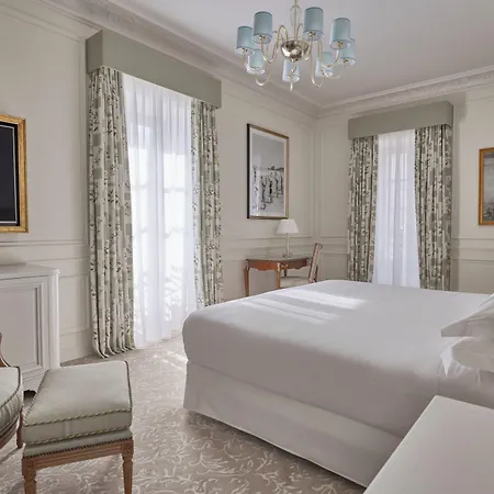 Du Palais Biarritz, In The Unbound Collection By Hyatt Отель Биарриц