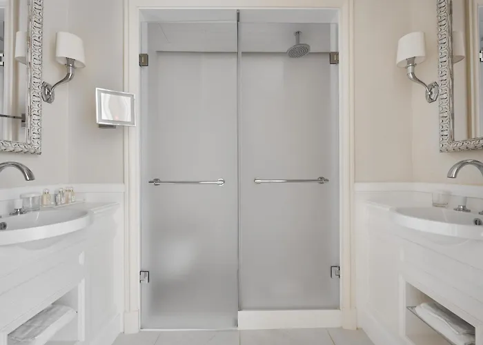 Du Palais Biarritz, In The Unbound Collection By Hyatt ביאריץ