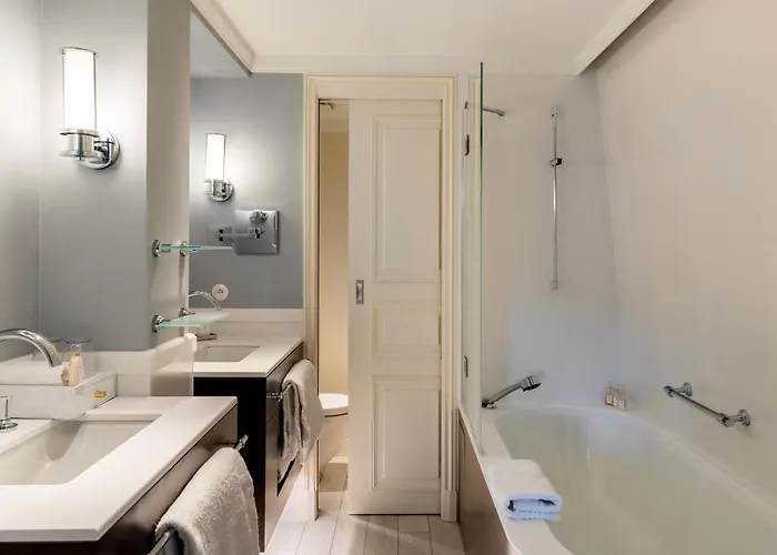 Du Palais Biarritz, In The Unbound Collection By Hyatt מלון 5*